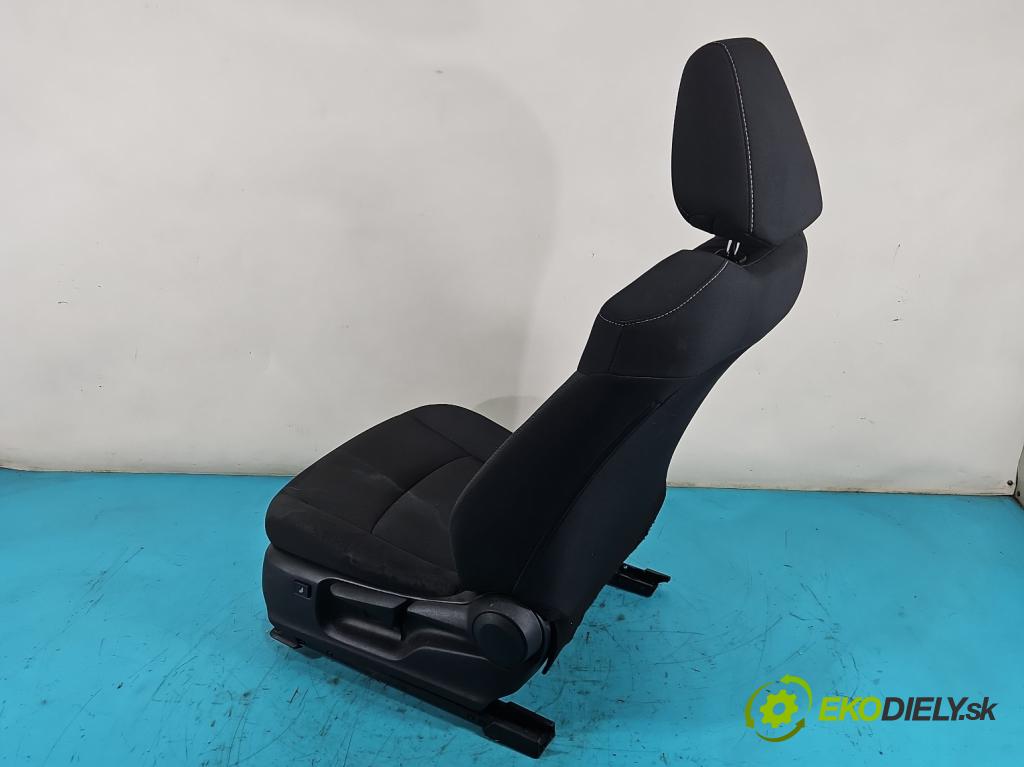 Toyota Corolla E21 2019- 1.6 16V 132  HP manual 97 kW 1598 cm3 4- Sedačka ľavý  (Sedačky, sedadlá)