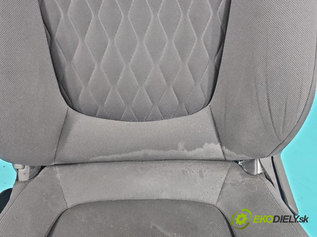 Toyota Corolla E21 2019- 1.6 16V 132  HP manual 97 kW 1598 cm3 4- Sedačka ľavý  (Sedačky, sedadlá)