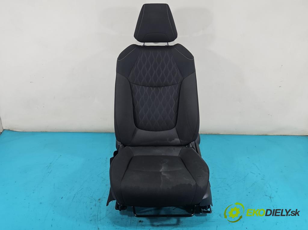 Toyota Corolla E21 2019- 1.6 16V 132  HP manual 97 kW 1598 cm3 4- Sedačka ľavý  (Sedačky, sedadlá)