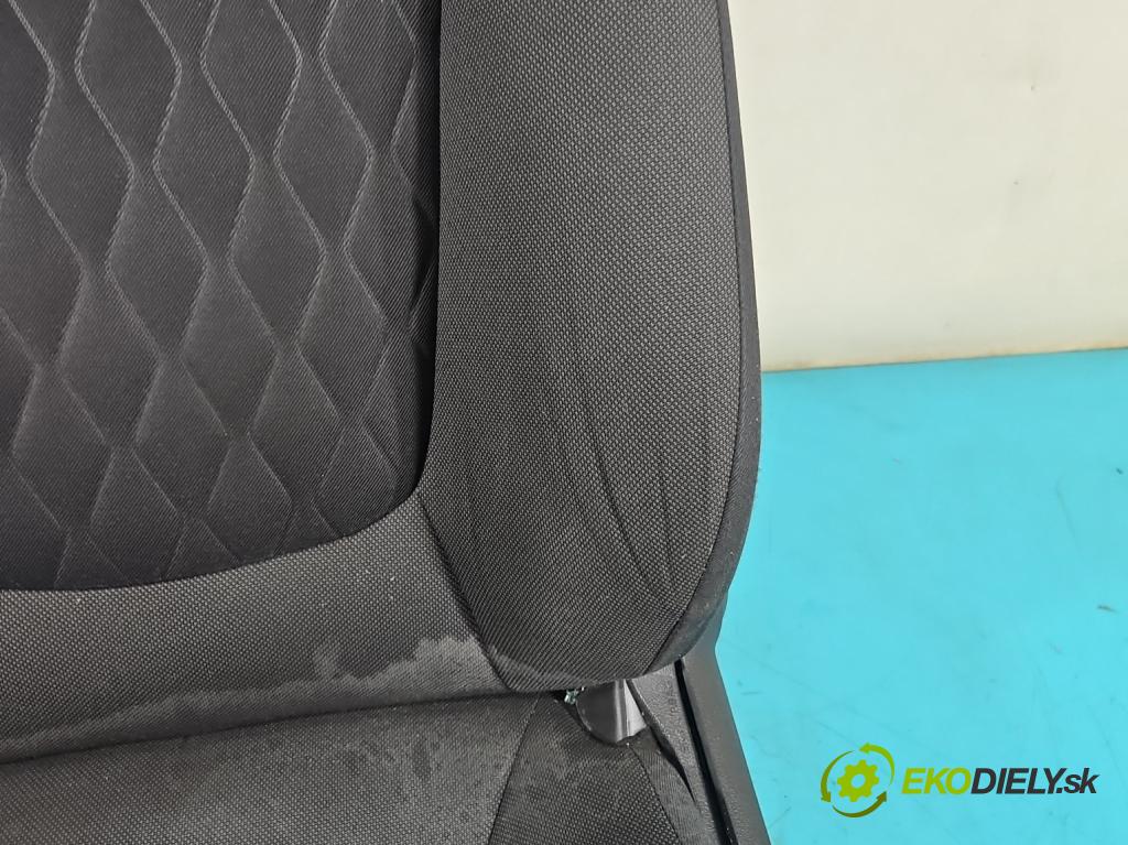 Toyota Corolla E21 2019- 1.6 16V 132  HP manual 97 kW 1598 cm3 4- Sedačka ľavý  (Sedačky, sedadlá)