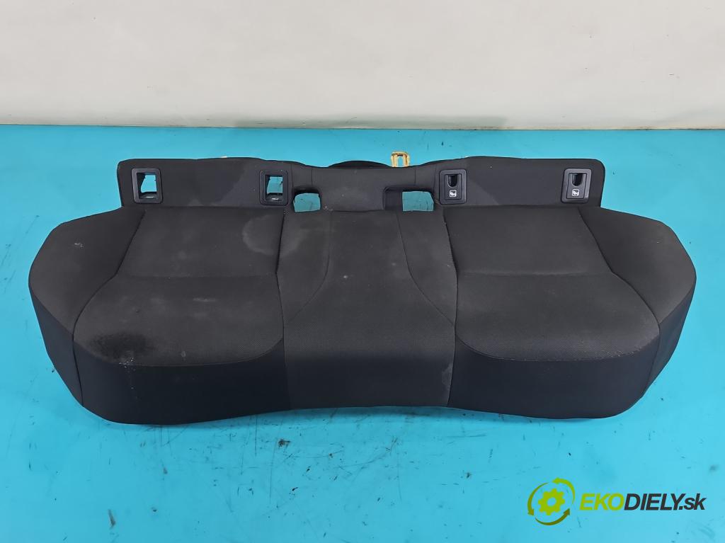 Toyota Corolla E21 2019- 1.6 16V 132  HP manual 97 kW 1598 cm3 4- Pohovka: zadné  (Sedačky, sedadlá)