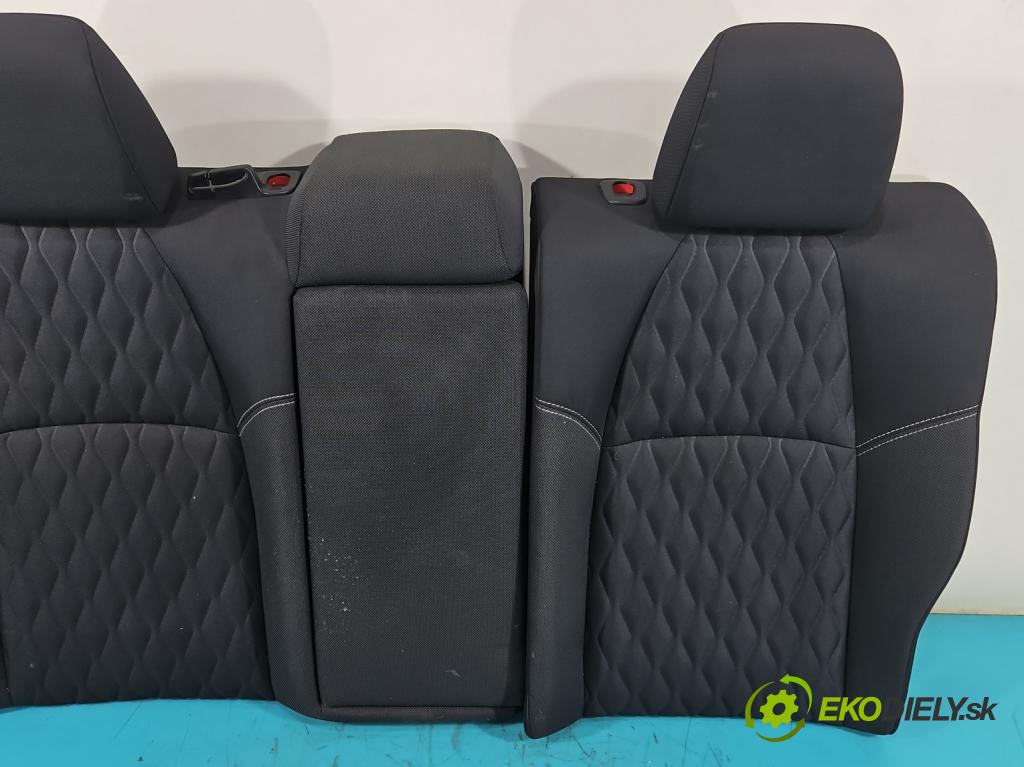 Toyota Corolla E21 2019- 1.6 16V 132  HP manual 97 kW 1598 cm3 4- Pohovka: zadné  (Sedačky, sedadlá)