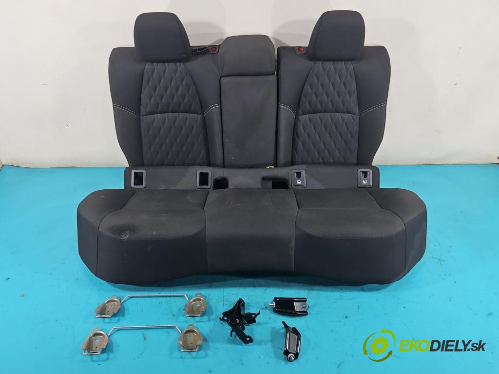 Toyota Corolla E21 2019- 1.6 16V 132  HP manual 97 kW 1598 cm3 4- Pohovka: zadné  (Sedačky, sedadlá)