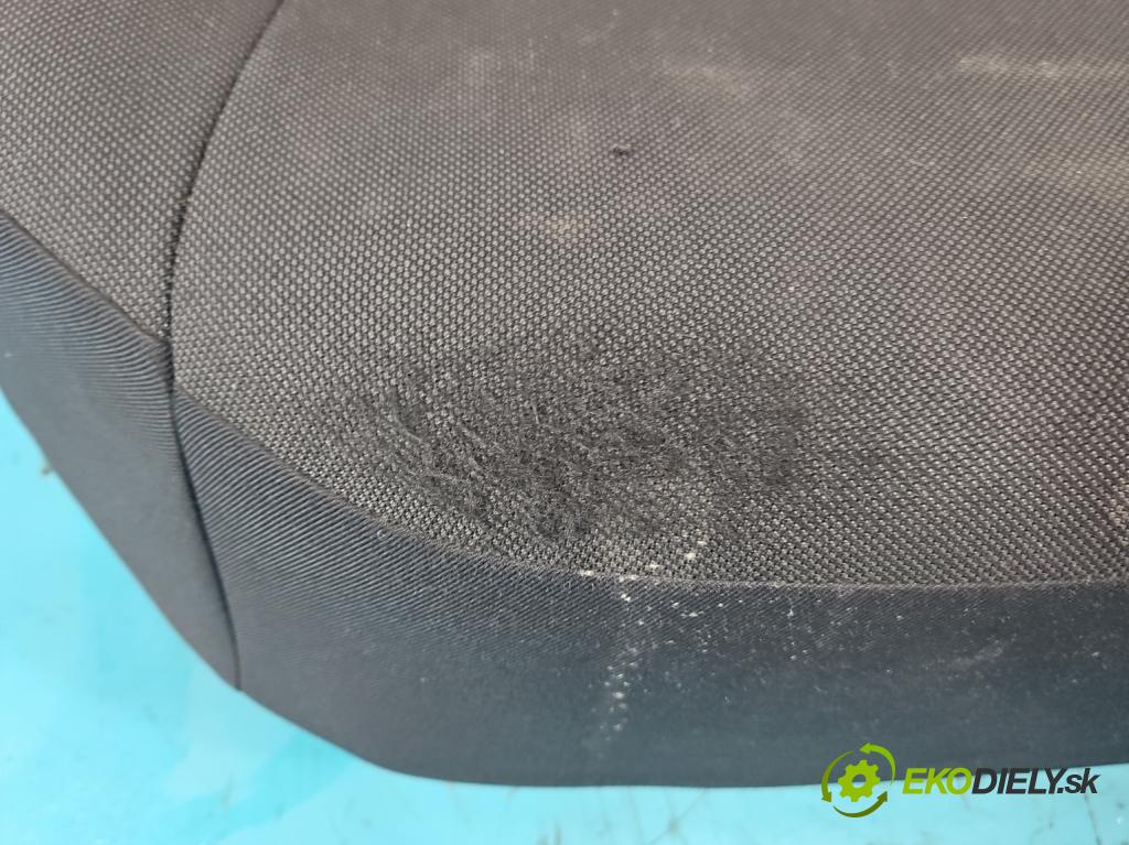 Toyota Corolla E21 2019- 1.6 16V 132  HP manual 97 kW 1598 cm3 4- Pohovka: zadné  (Sedačky, sedadlá)