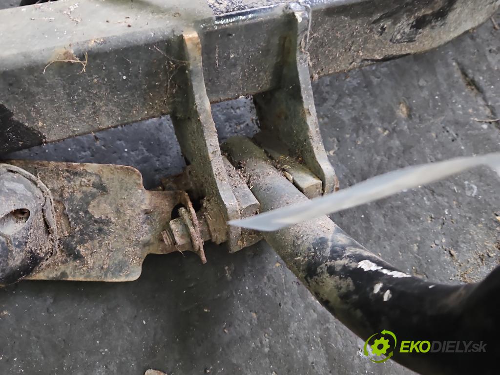 Volvo V70 I 1996-2000 2.5 TDI 140 hp manual 103 kW 2461 cm3 5- oko tažné  (Tažná zařízení)