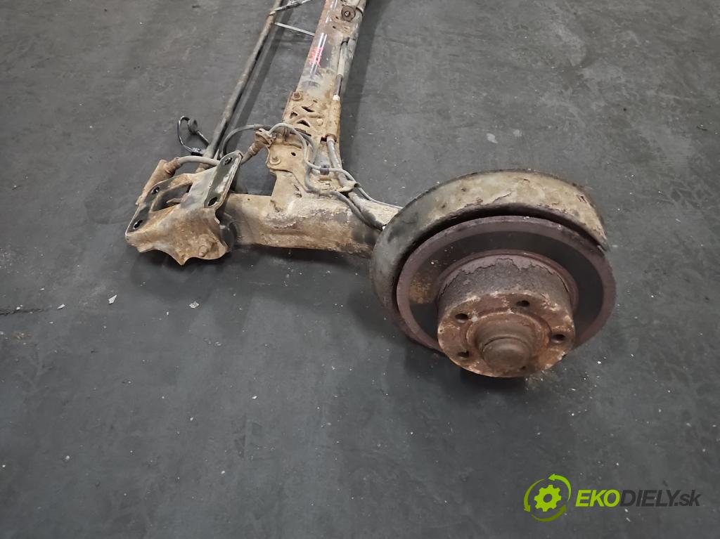 Audi A4 B5 1994-2001 1.6 8V 101 hp manual 74 kW 1595 cm3 5- zadní výztuha  (Výztuhy zadní)