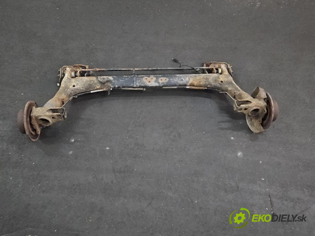 Audi A4 B5 1994-2001 1.6 8V 101 hp manual 74 kW 1595 cm3 5- zadní výztuha  (Výztuhy zadní)