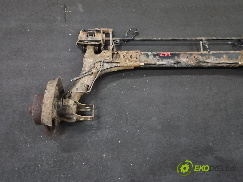 Audi A4 B5 1994-2001 1.6 8V 101 hp manual 74 kW 1595 cm3 5- zadní výztuha  (Výztuhy zadní)