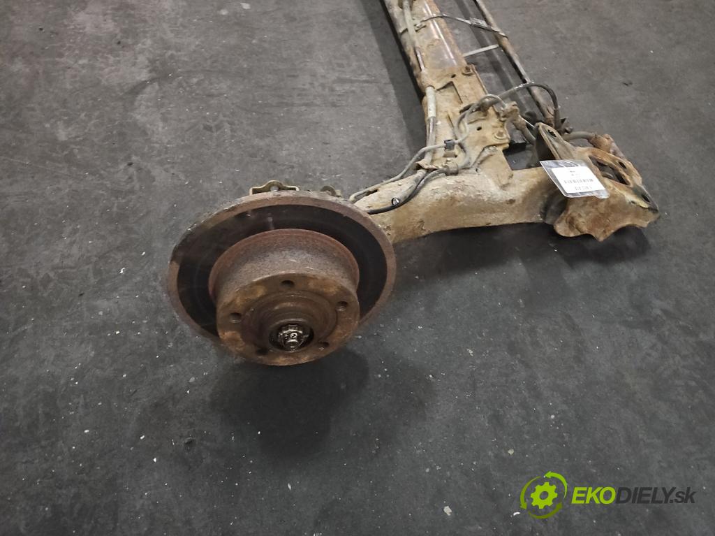 Audi A4 B5 1994-2001 1.6 8V 101 hp manual 74 kW 1595 cm3 5- zadní výztuha  (Výztuhy zadní)