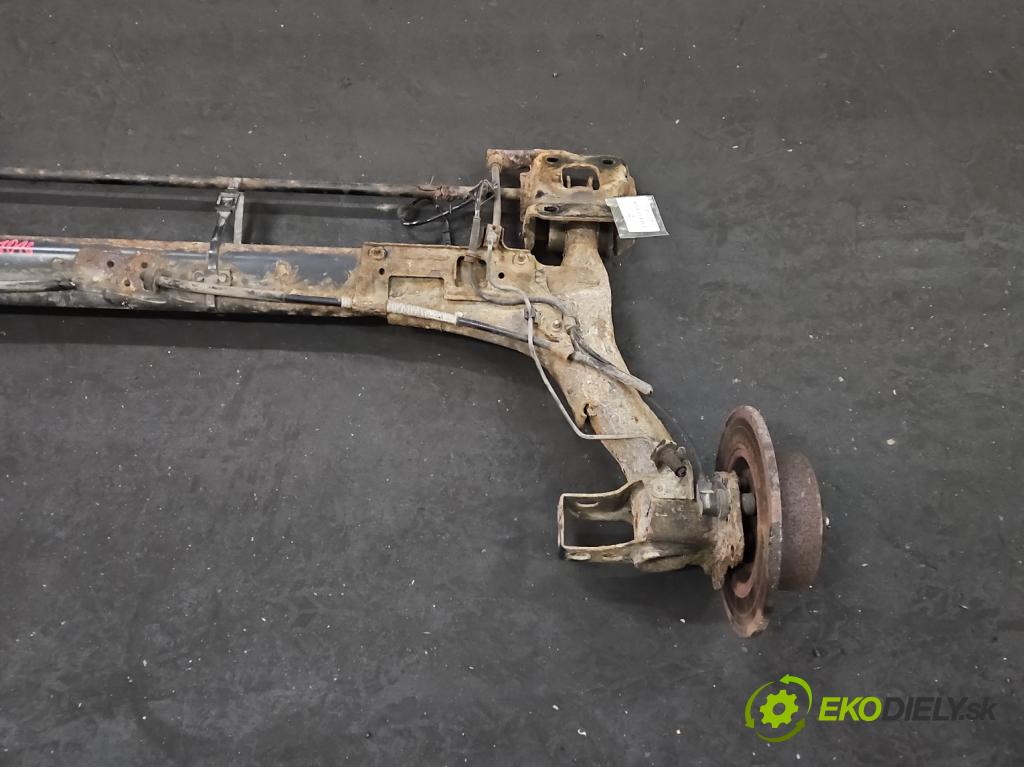 Audi A4 B5 1994-2001 1.6 8V 101 hp manual 74 kW 1595 cm3 5- zadní výztuha  (Výztuhy zadní)