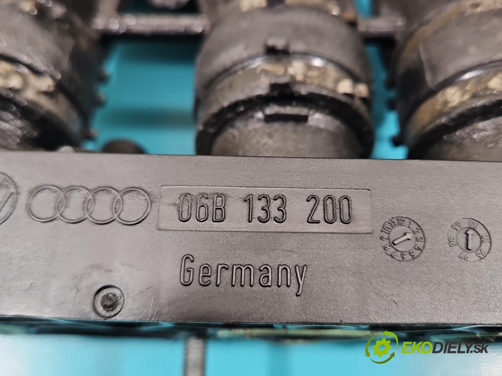 Audi A4 B5 1994-2001 1.6 8V 101 HP manual 74 kW 1595 cm3 5- zvod nasávací 06B133210AD (Sacie potrubia)