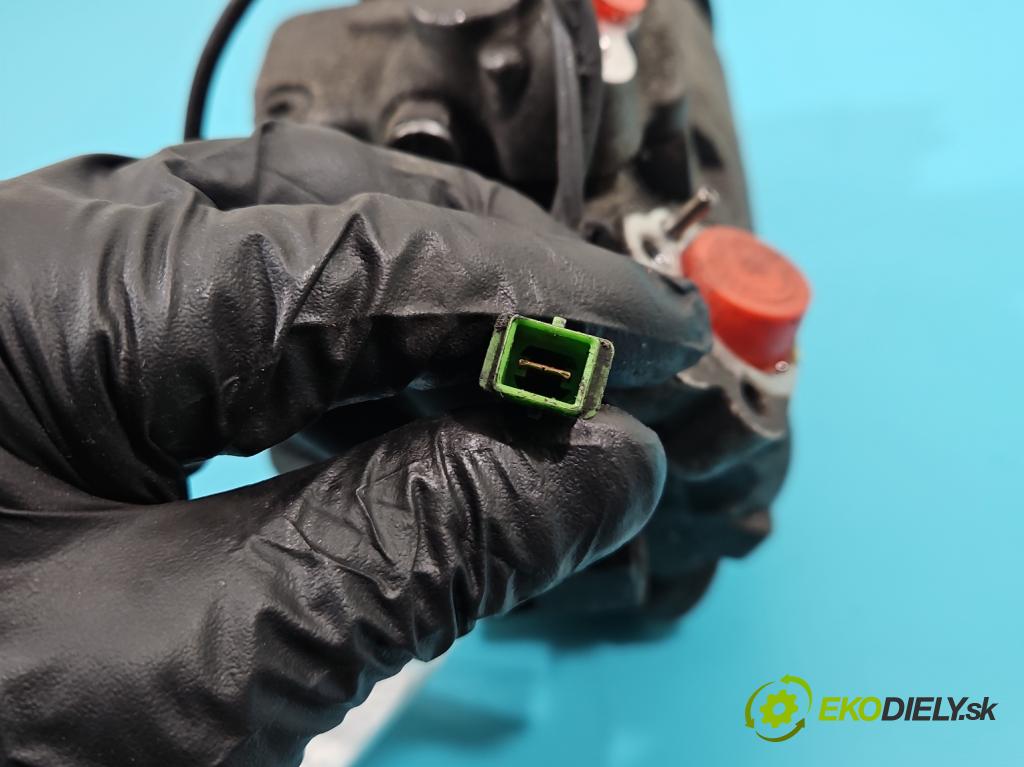 Audi A4 B5 1994-2001 1.6 8V 101 HP manual 74 kW 1595 cm3 5- Kompresor: klimatizácie 8D0260808 (Kompresory klimatizácie)