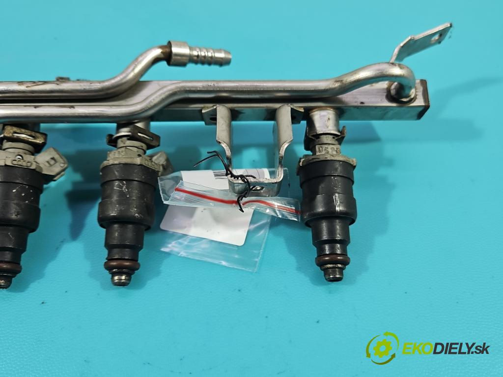 Audi A4 B5 1994-2001 1.6 8V 101 HP manual 74 kW 1595 cm3 5- vstrek 078133551D (Vstrekovače)