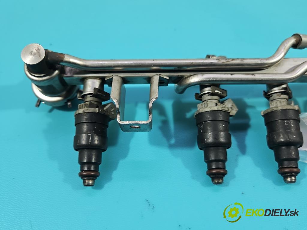 Audi A4 B5 1994-2001 1.6 8V 101 HP manual 74 kW 1595 cm3 5- vstrek 078133551D (Vstrekovače)