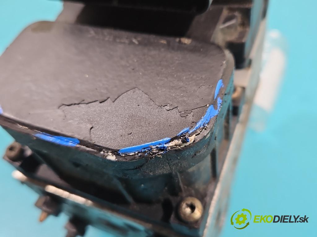 Audi A4 B5 1994-2001 1.6 8V 101 HP manual 74 kW 1595 cm3 5- čerpadlo abs 0265216562 (Pumpy ABS)