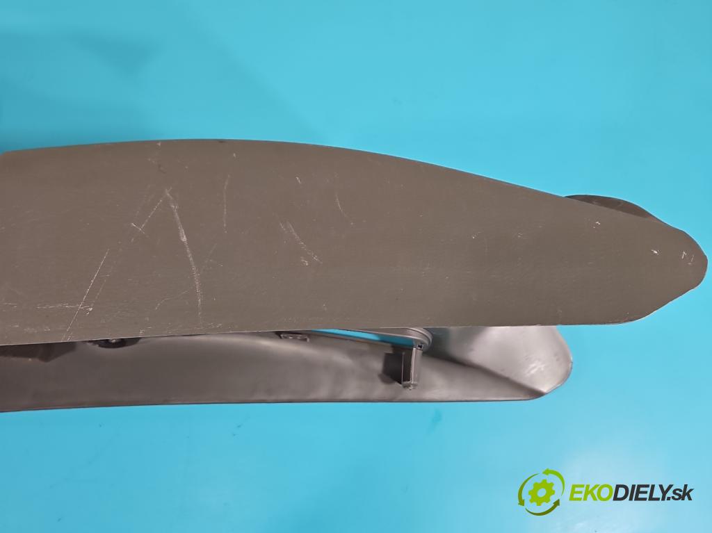 Jeep Cherokee KJ 2001-2008 3.7 V6 204 HP automatic 150 kW 3700 cm3 5- operadlo 5KC131J8AC (Lakťové opierky)