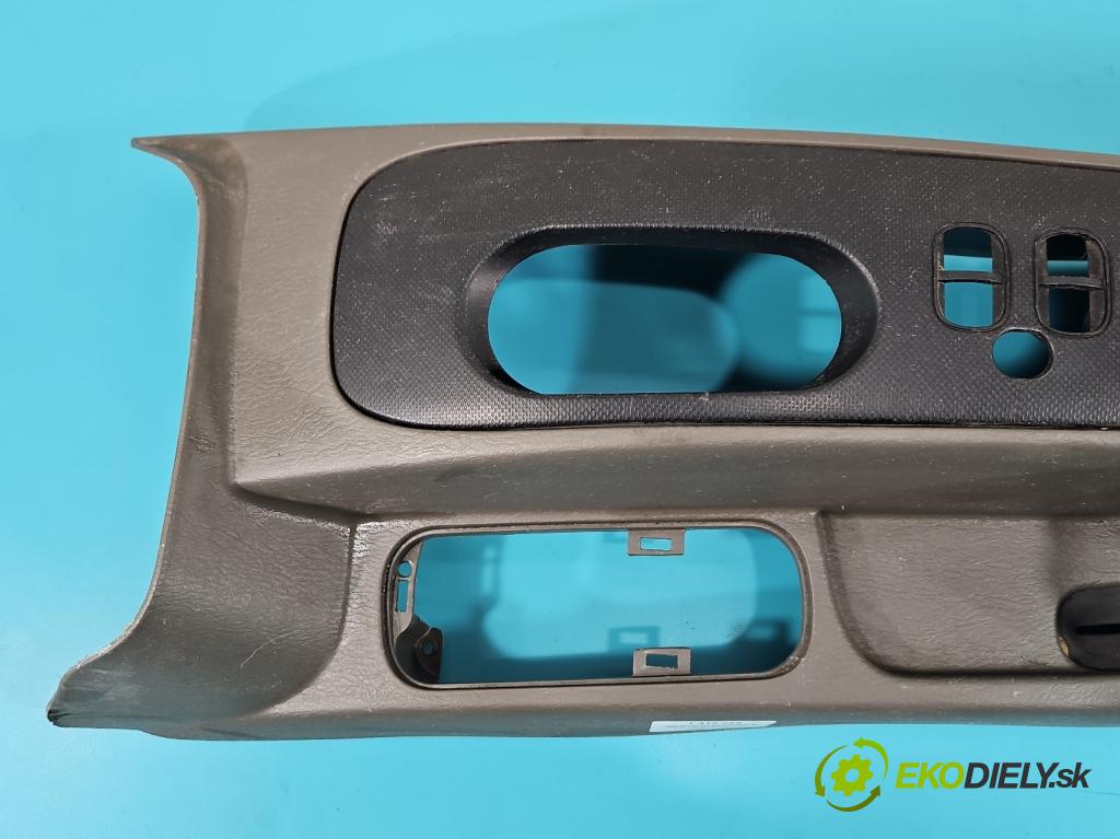 Jeep Cherokee KJ 2001-2008 3.7 V6 204 HP automatic 150 kW 3700 cm3 5- operadlo 5KC131J8AC (Lakťové opierky)