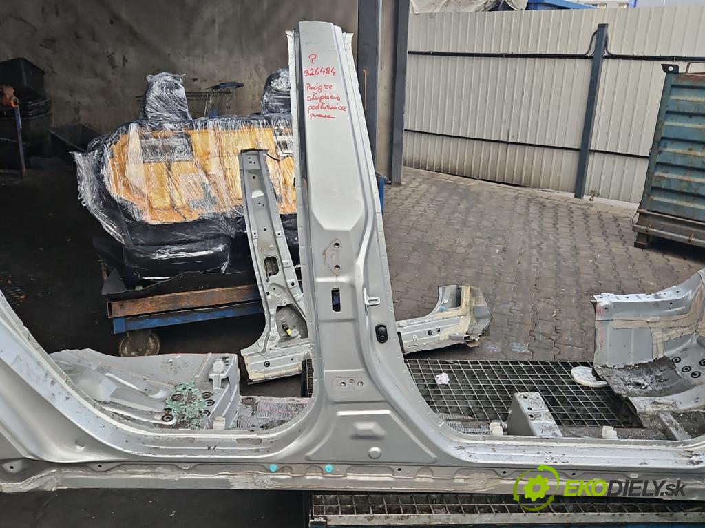 Toyota Corolla E21 2019- 1.6 16V 132 hp manual 97 kW 1598 cm3 4- práh pravý  (Ostatní)