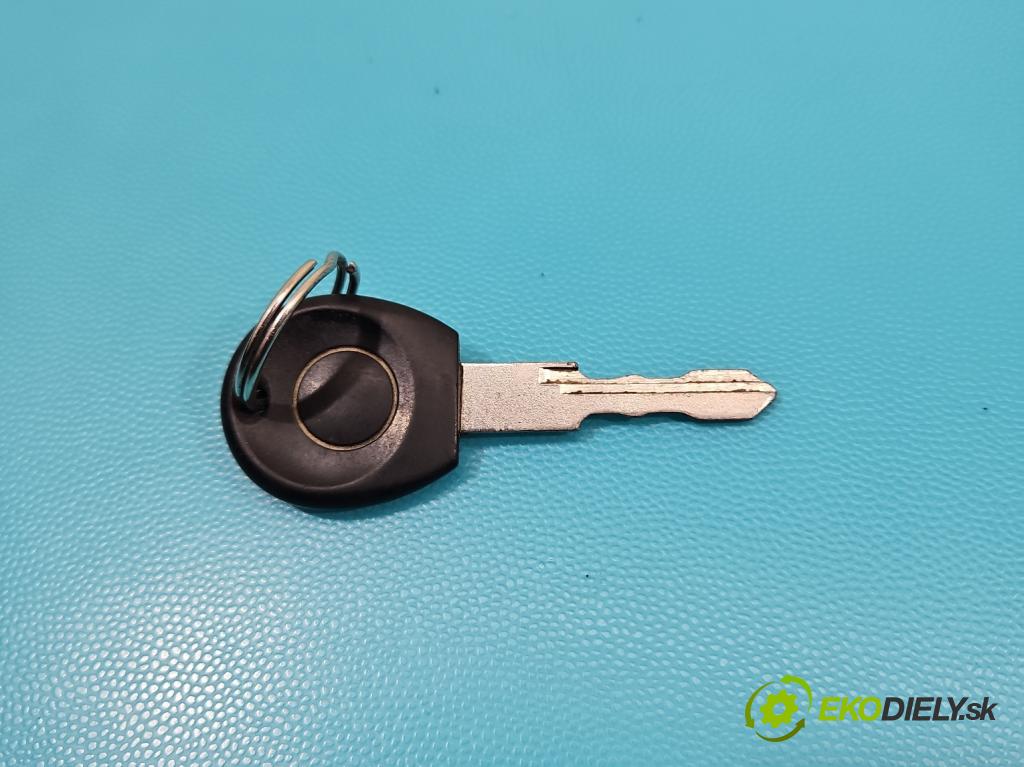 Vw Passat B4 1993-1997 1.8 90 HP manual 66 kW 1781 cm3 5- rukoväť predné ľavé mimo:  (Vonkajšie predné ľavé)