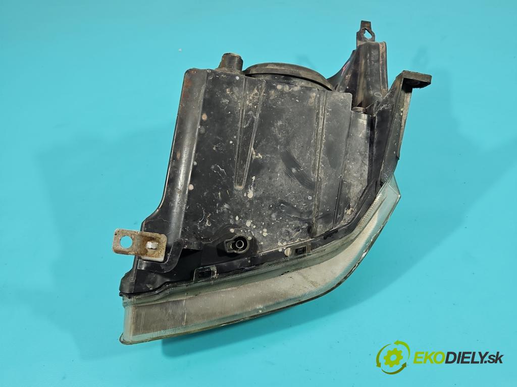 Citroen C2 1.4 HDI 68 HP manual 50 kW 1398 cm3 3- Reflektor: pravý  (Pravé)