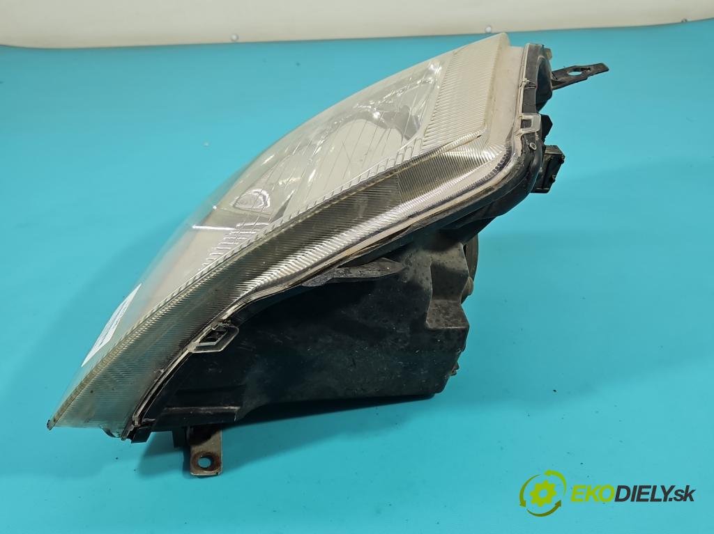Citroen C2 1.4 HDI 68 HP manual 50 kW 1398 cm3 3- Reflektor: pravý  (Pravé)