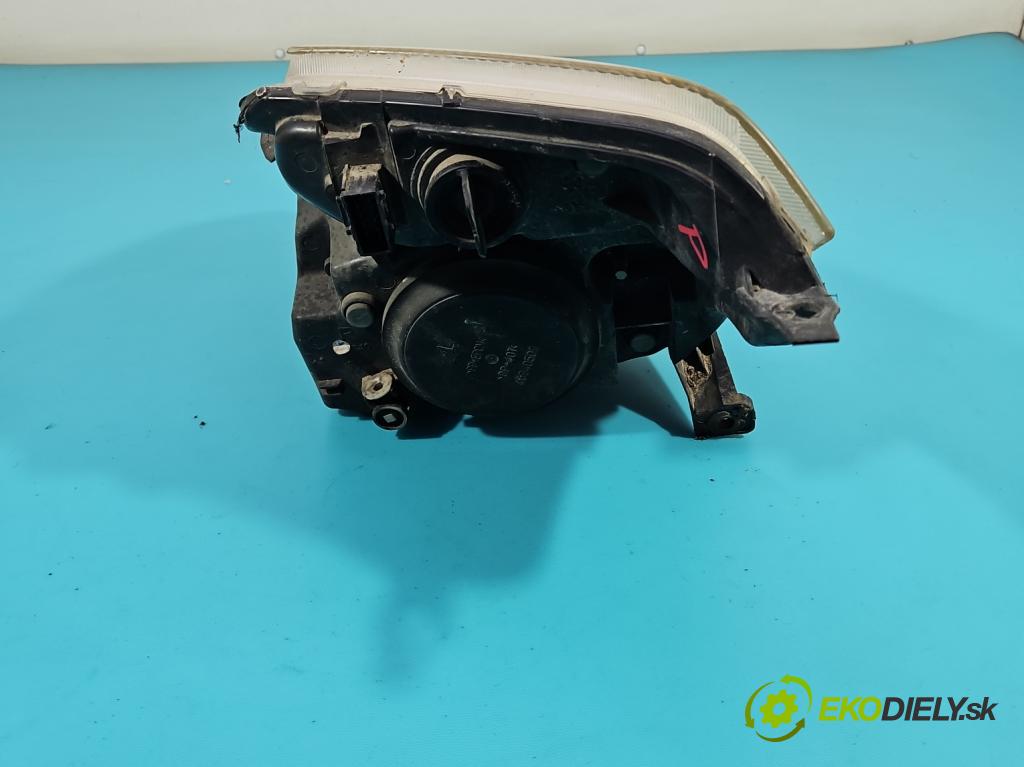 Citroen C2 1.4 HDI 68 HP manual 50 kW 1398 cm3 3- Reflektor: pravý  (Pravé)