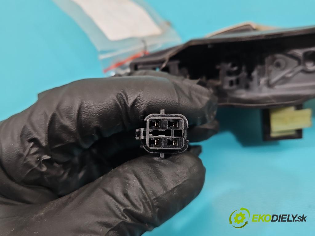 Hyundai Ix35 2.0 16V 163 HP manual 120 kW 1980 cm3 5- rukoväť predné ľavé mimo:  (Vonkajšie predné ľavé)