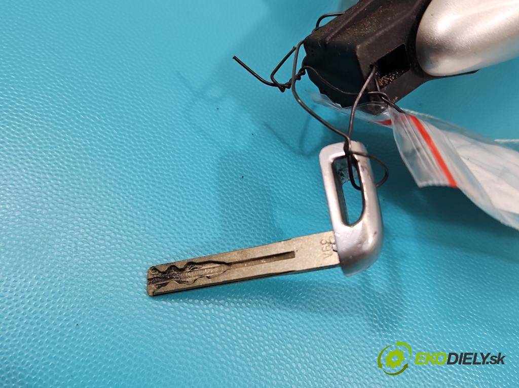 Hyundai Ix35 2.0 16V 163 HP manual 120 kW 1980 cm3 5- rukoväť predné ľavé mimo:  (Vonkajšie predné ľavé)