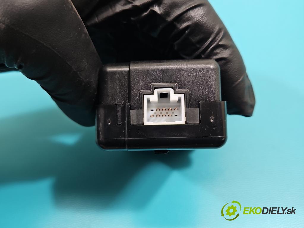 Hyundai Ix35 2.0 16V 163 HP manual 120 kW 1980 cm3 5- Spínačka 95490-2S200 (Spínacie skrinky a kľúče)