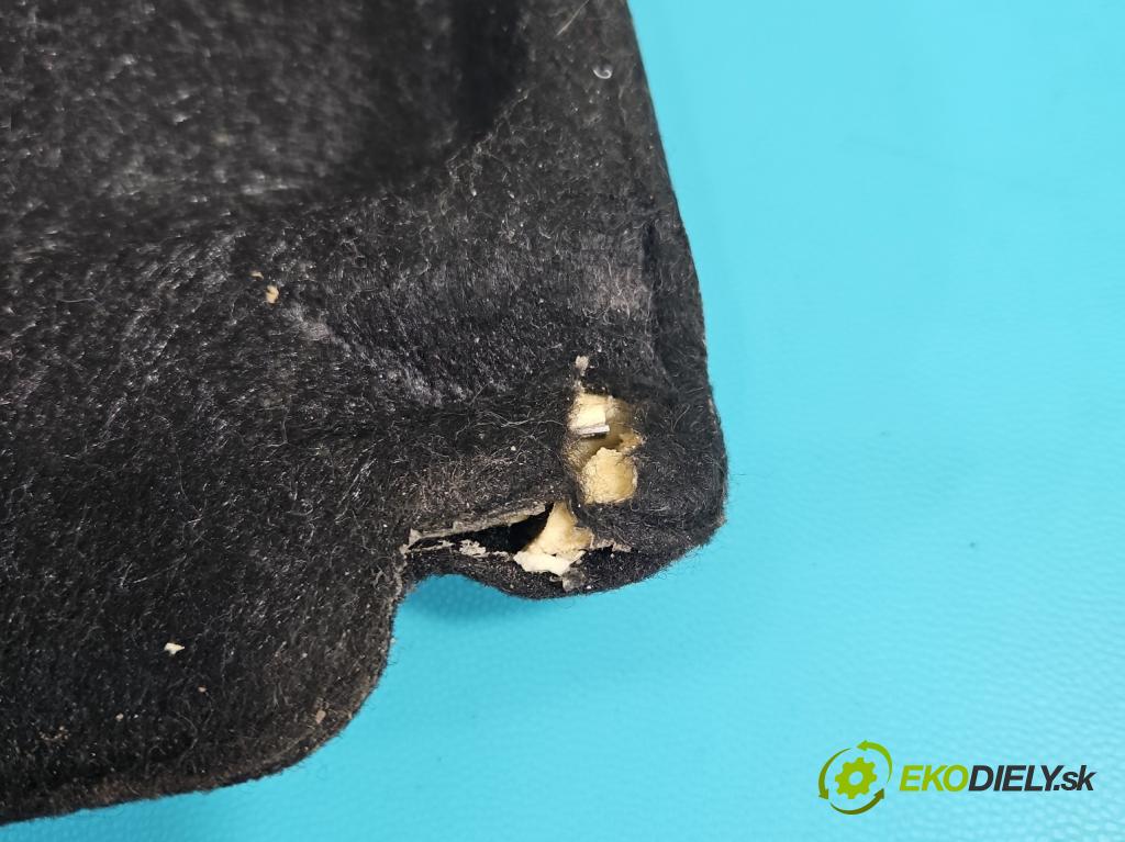 Peugeot 206 1.1b 60 HP manual 44 kW 1124 cm3 3- zadná  (Pláta zadné)