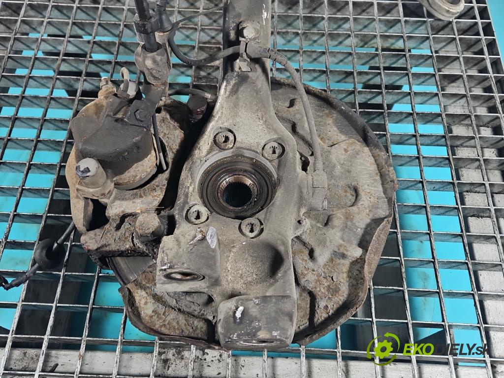 Audi A4 B6 2000-2004 1.9 tdi 131 HP manual 96 kW 1896 cm3 5- náboj ľavé  (Náboje)