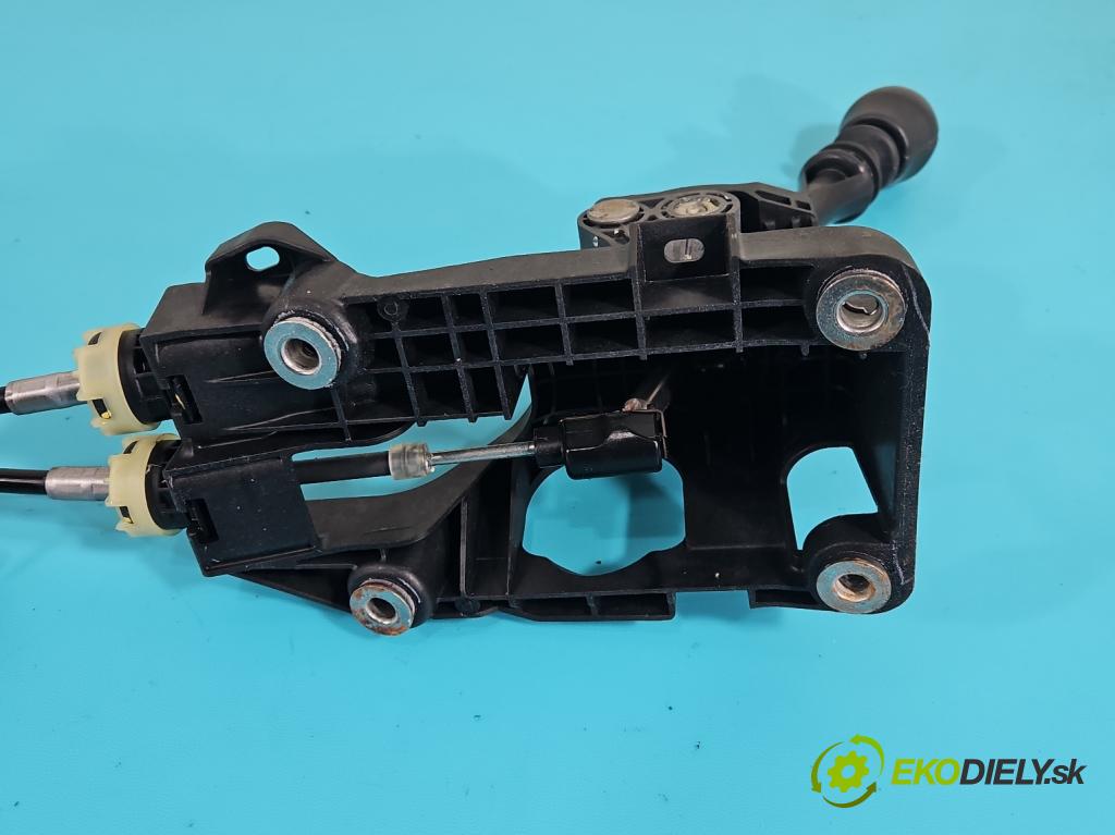 Toyota Corolla E21 2019- 1.6 16V 132  HP manual 97 kW 1598 cm3 4- Páka: Změny: stupeň,rýchlosť 33530-02360 (Rýchlostná páka (kulisa))