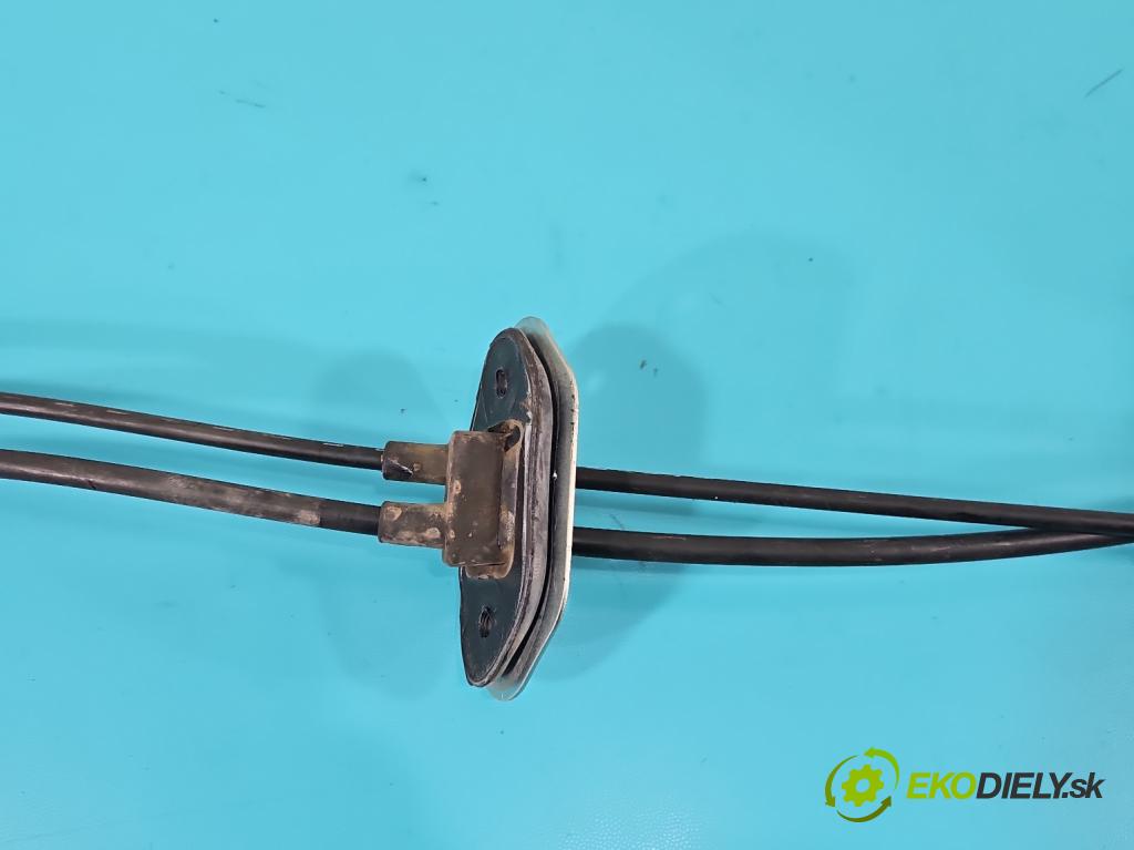 Hyundai Ix35 2.0 16V 163 HP manual 120 kW 1980 cm3 5- Páka: Změny: stupeň,rýchlosť 437002S100 (Rýchlostná páka (kulisa))