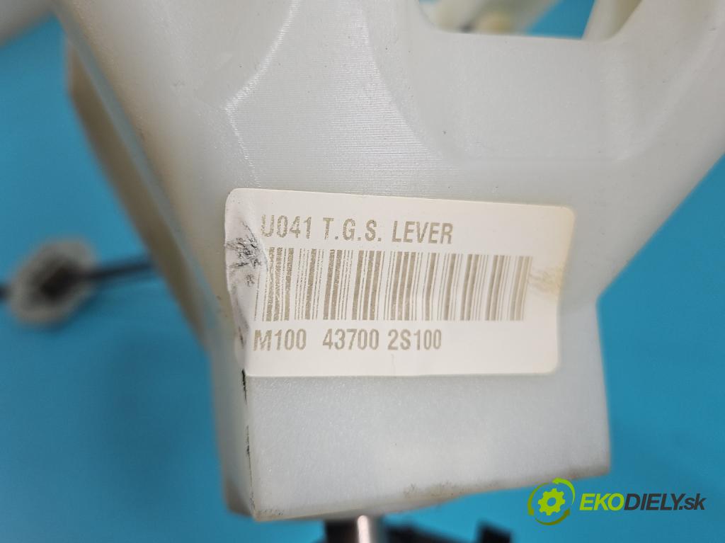 Hyundai Ix35 2.0 16V 163 HP manual 120 kW 1980 cm3 5- Páka: Změny: stupeň,rýchlosť 437002S100 (Rýchlostná páka (kulisa))