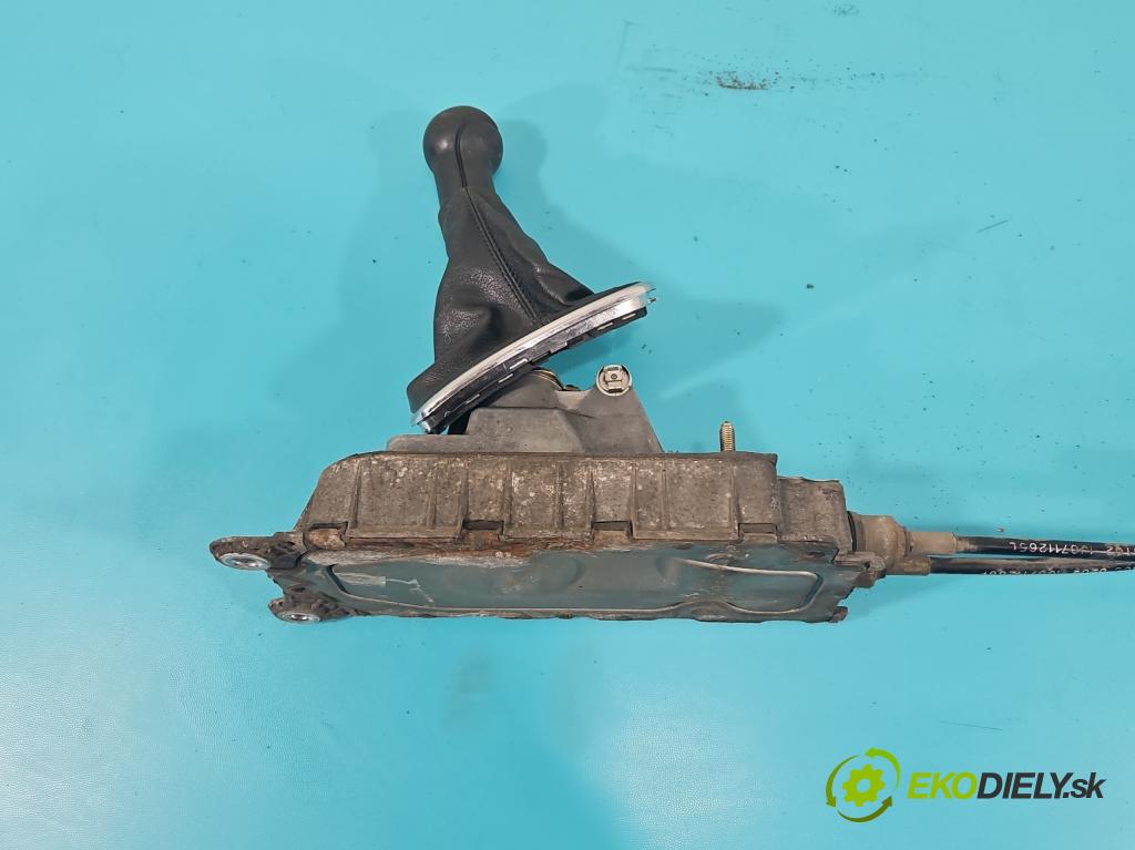 Vw Golf IV 1997-2003 1.9 TDI 131 HP manual 96 kW 1896 cm3 5- Páka: Změny: stupeň,rýchlosť  (Rýchlostné páky / kulisy)