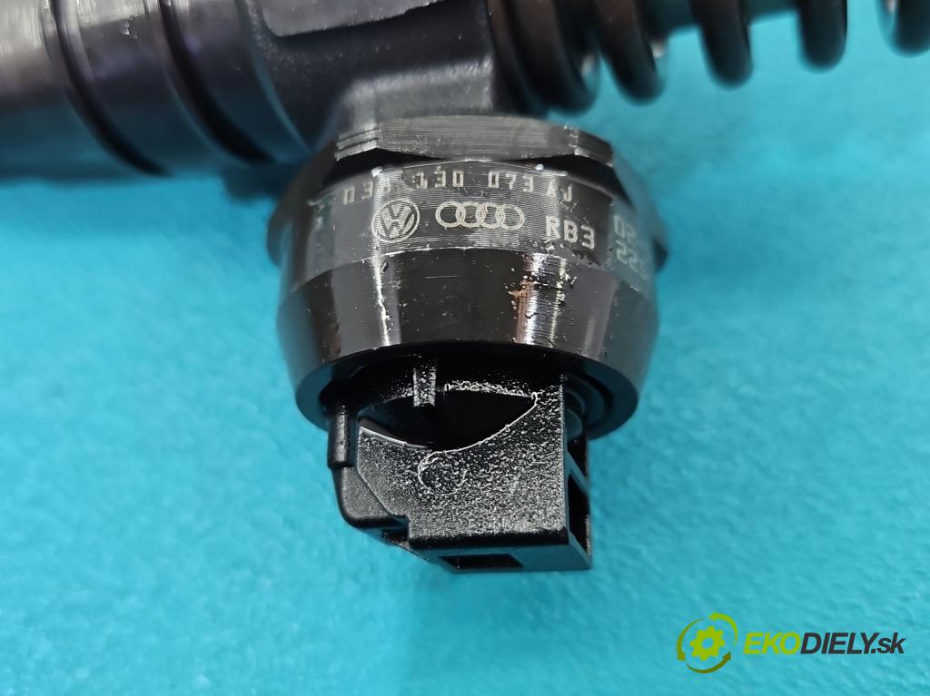 Vw Bora 1.9 TDI 101 HP manual 74 kW 1896 cm3 5- vstrekovacie čerpadlo 0414720037 (Vstrekovač paliva)