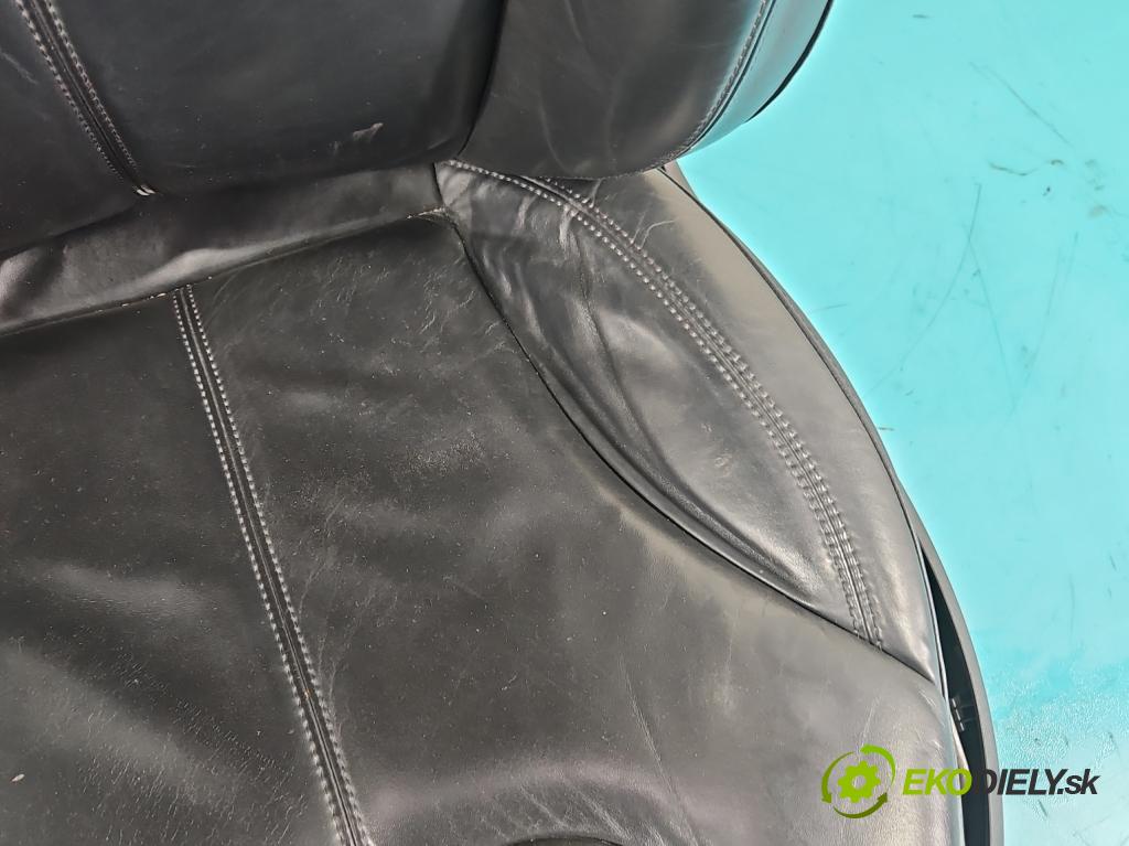 Tesla Model S 0.0b: 367hp automatic 270 kW  5- Sedačka ľavý  (Sedačky, sedadlá)