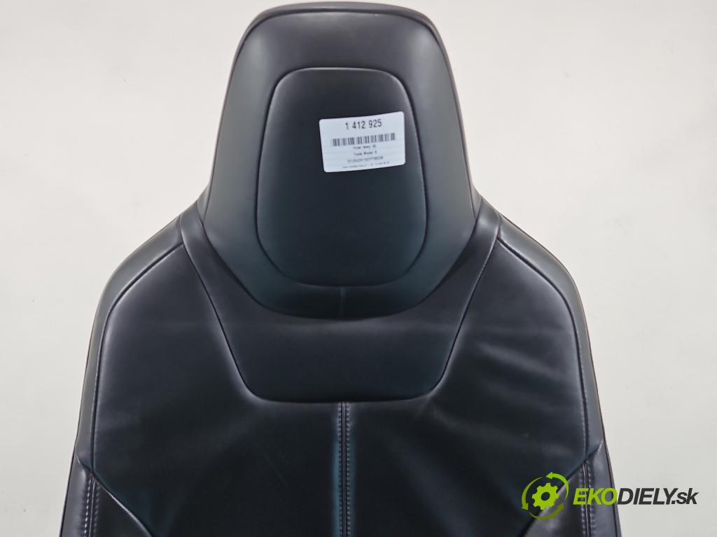 Tesla Model S 0.0b: 367hp automatic 270 kW  5- Sedačka ľavý  (Sedačky, sedadlá)