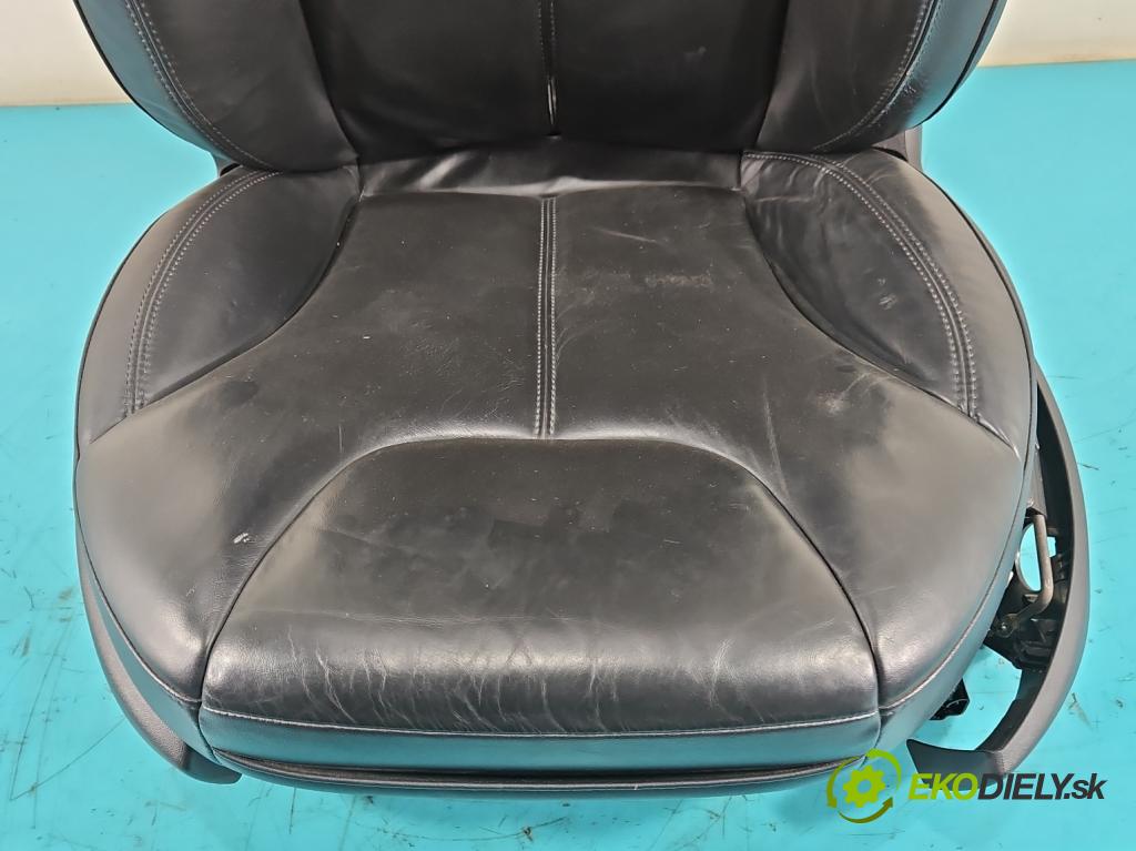 Tesla Model S 0.0b: 367hp automatic 270 kW  5- Sedačka ľavý  (Sedačky, sedadlá)