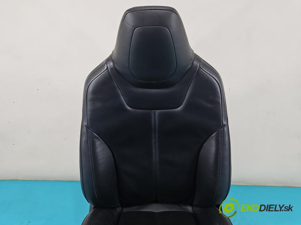 Tesla Model S 0.0b: 367hp automatic 270 kW  5- Sedačka pravý  (Sedačky, sedadlá)