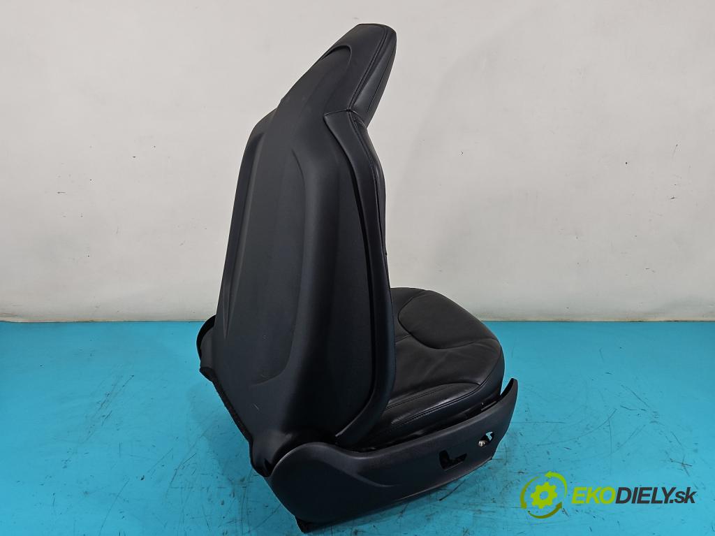 Tesla Model S 0.0b: 367hp automatic 270 kW  5- Sedačka pravý  (Sedačky, sedadlá)