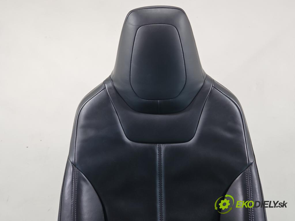 Tesla Model S 0.0b: 367hp automatic 270 kW  5- Sedačka pravý  (Sedačky, sedadlá)