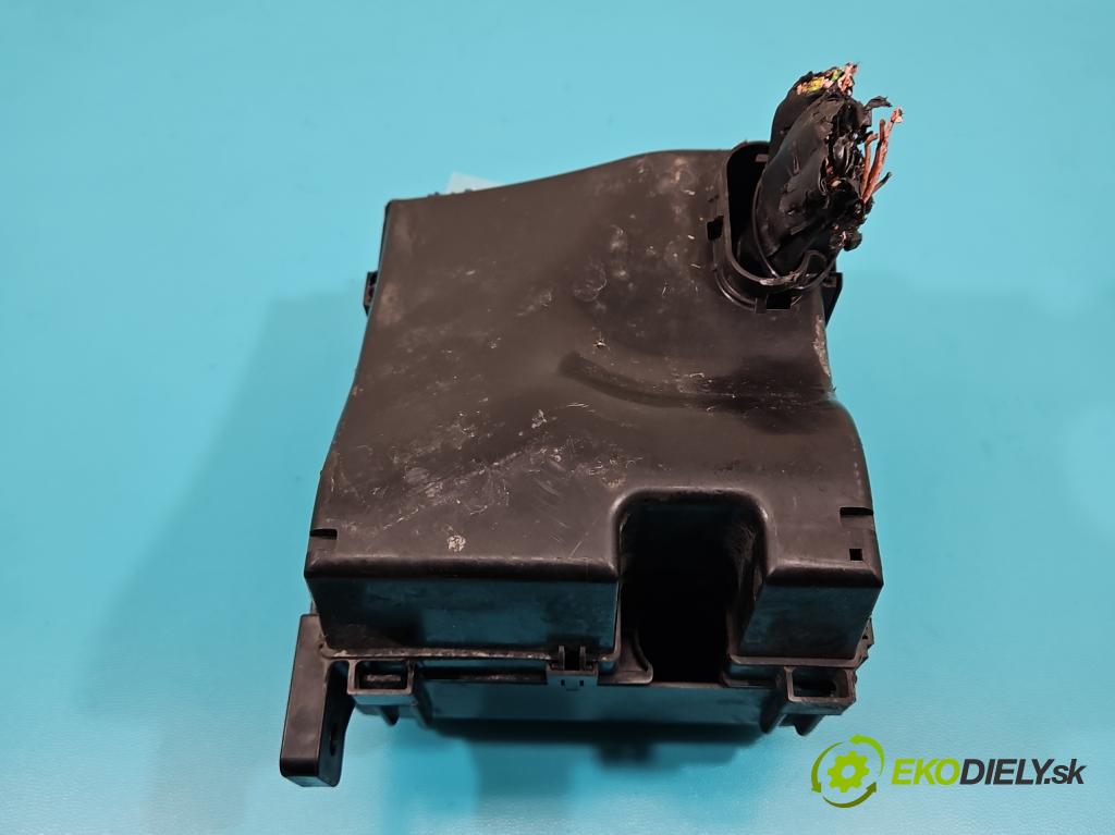 Hyundai Ix35 2.0 16V 163 hp manual 120 kW 1980 cm3 5- skříňka pojistková 91950-2S010 (Pojistkové skříňky)