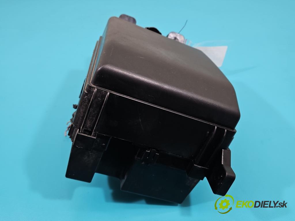 Hyundai Ix35 2.0 16V 163 hp manual 120 kW 1980 cm3 5- skříňka pojistková 91950-2S010 (Pojistkové skříňky)