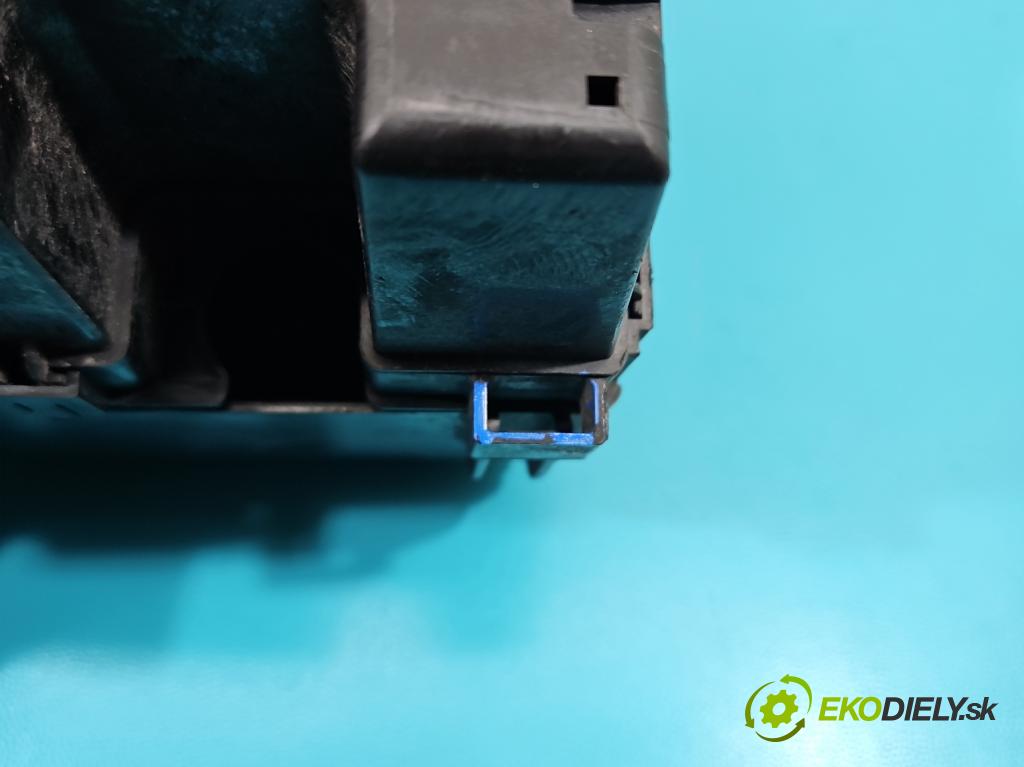 Hyundai Ix35 2.0 16V 163 hp manual 120 kW 1980 cm3 5- skříňka pojistková 91950-2S010 (Pojistkové skříňky)