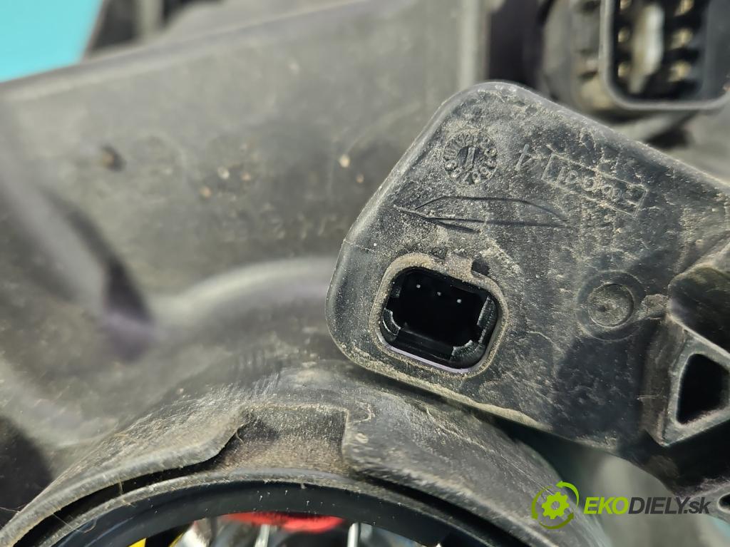 Hyundai Ix35 2.0 16V 163 HP manual 120 kW 1980 cm3 5- Reflektor: pravý  (Pravé)