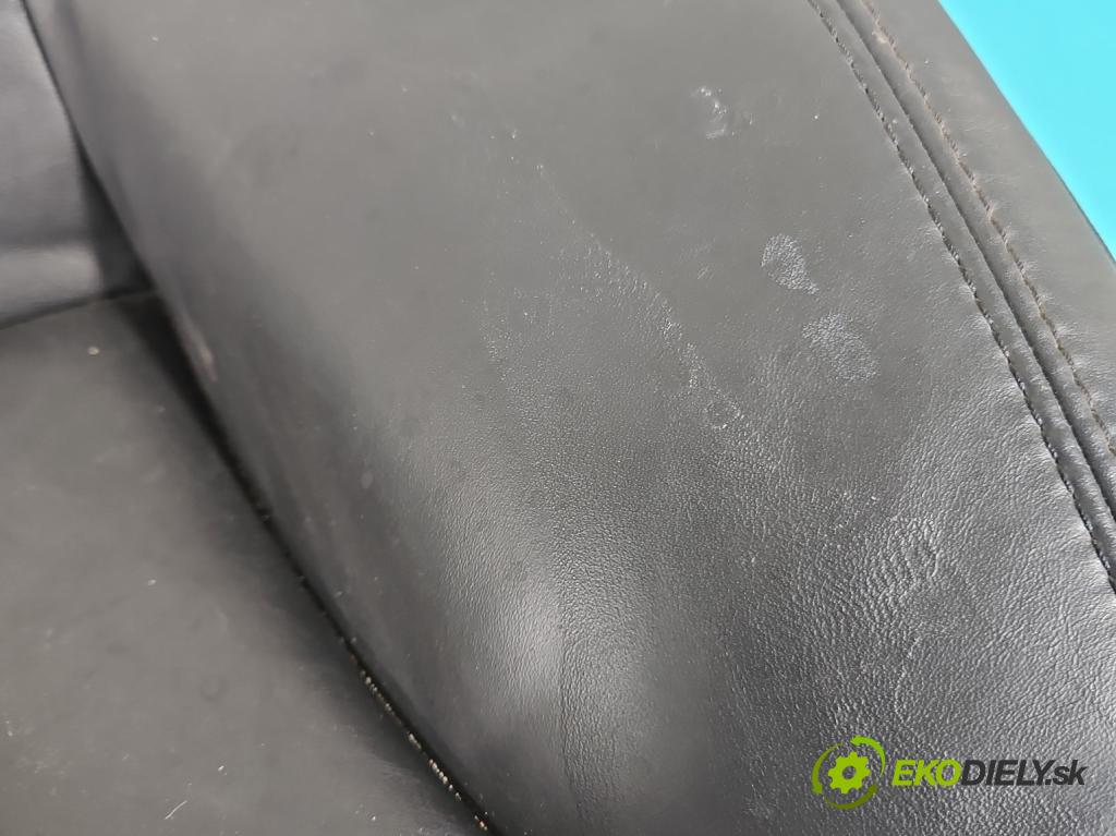 Tesla Model S 0.0b: 367hp automatic 270 kW  5- Pohovka: zadné  (Sedačky, sedadlá)