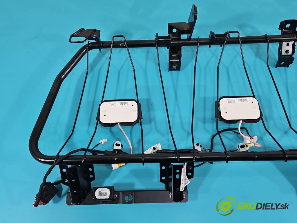 Tesla Model S 0.0b: 367hp automatic 270 kW  5- Pohovka: zadné  (Sedačky, sedadlá)