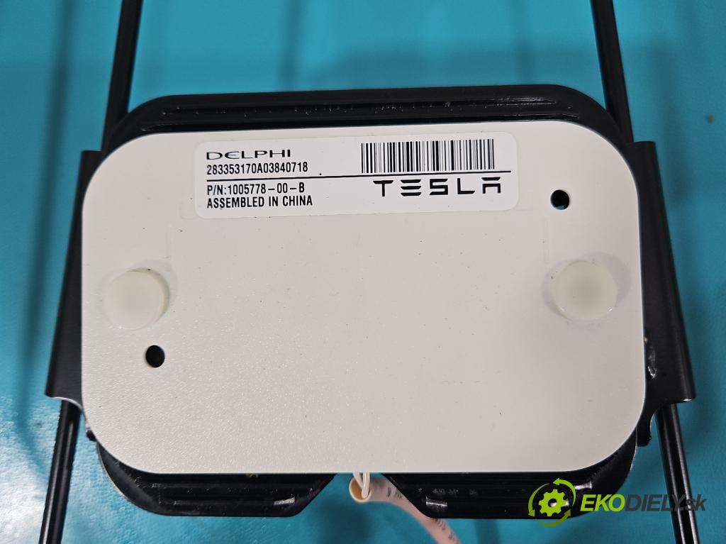 Tesla Model S 0.0b: 367hp automatic 270 kW  5- Pohovka: zadné  (Sedačky, sedadlá)