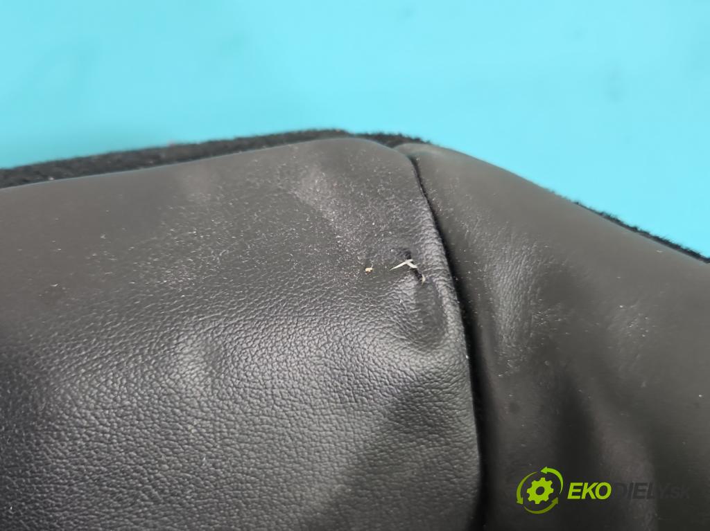 Tesla Model S 0.0b: 367hp automatic 270 kW  5- Pohovka: zadné  (Sedačky, sedadlá)